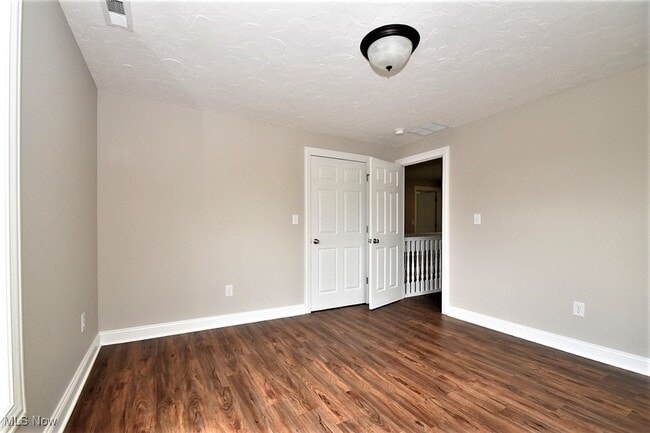 Building Photo - 7984 Chagrin Rd