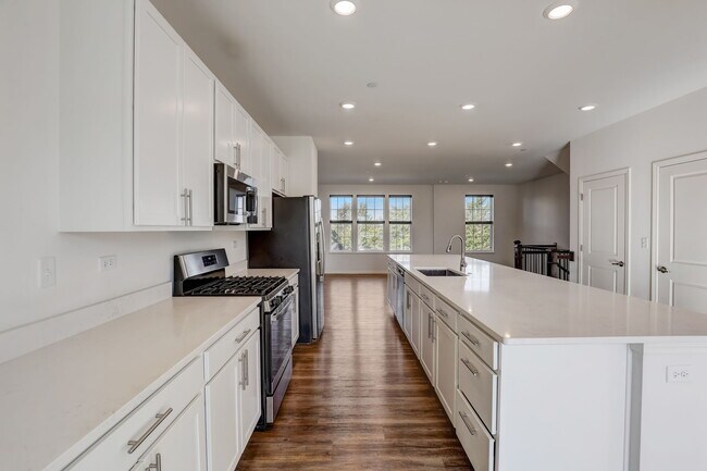 Building Photo - 2924 Reflection Dr