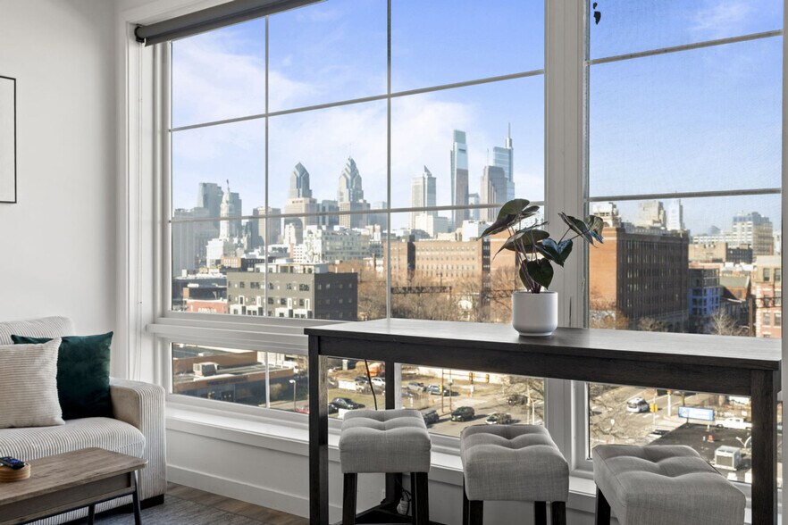 Building Photo - 501 N Perth St