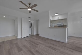 Building Photo - 1885 Florida Club Dr