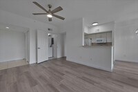 Building Photo - 1885 Florida Club Dr