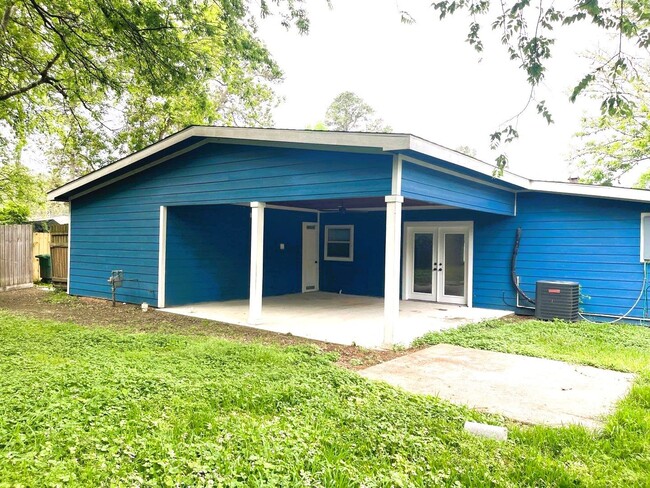Building Photo - 24514 Sunny Glen Dr