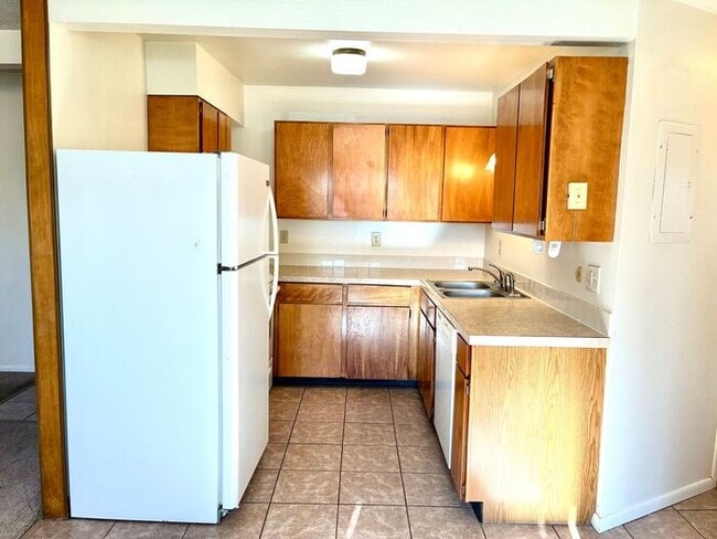 Building Photo - Great 2 bed 1 bath within 1 mile of CSU!