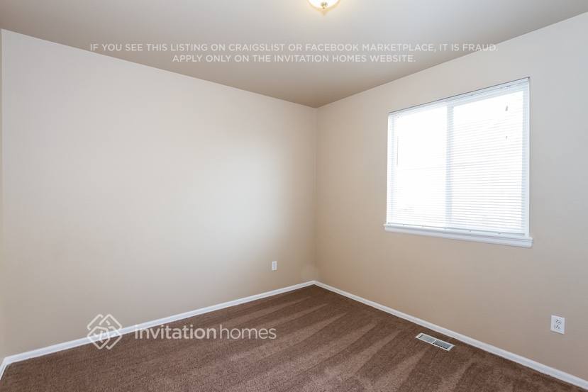 Building Photo - 392 Balsa Dr