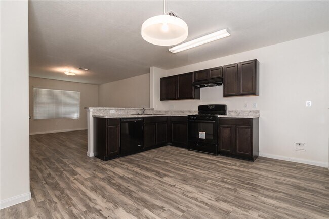 Building Photo - 5456 Quail Cove Ln