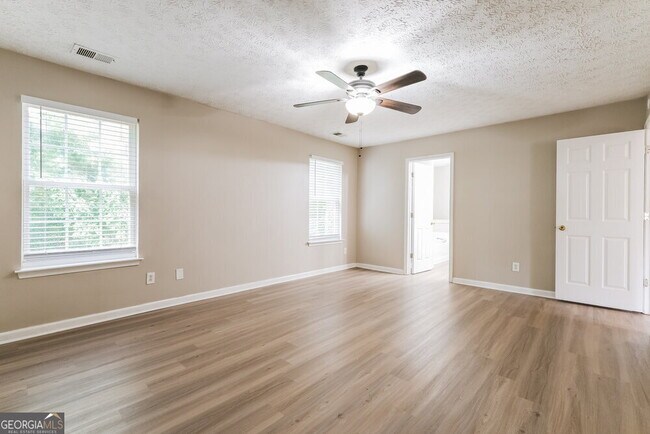 Building Photo - 978 Crestworth Crossing