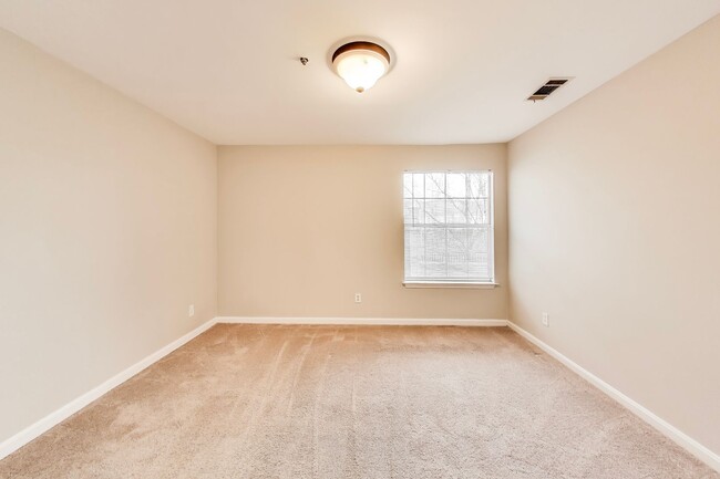 Building Photo - 1BD/1BA Private Condo in the Gables