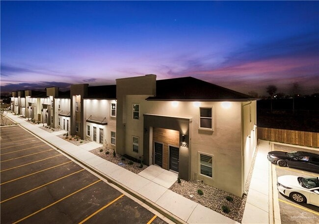 Building Photo - 23 Vanessa Ln