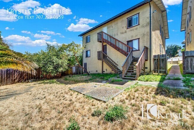 Building Photo - 136 Frisbie St