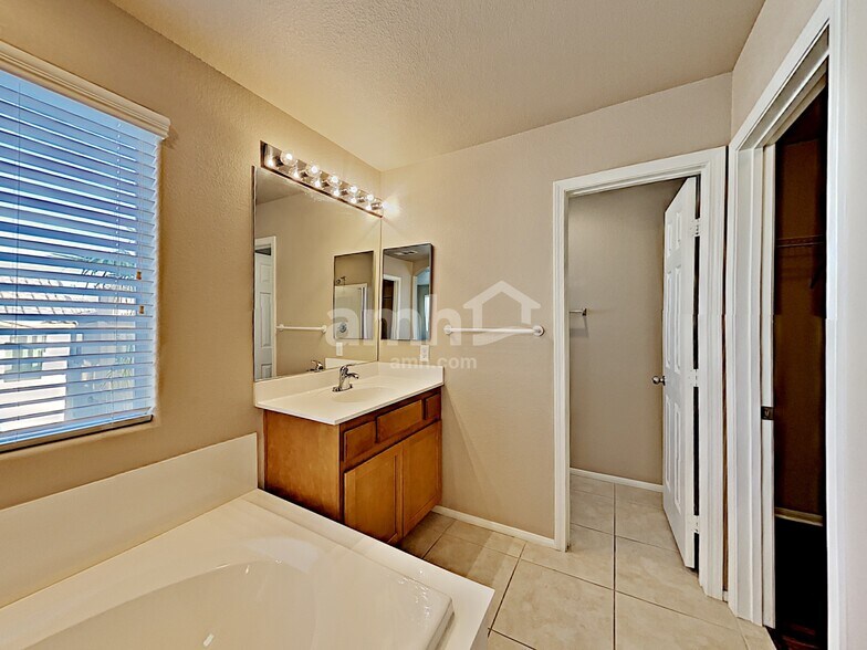 Building Photo - 8116 Stonyford Ct