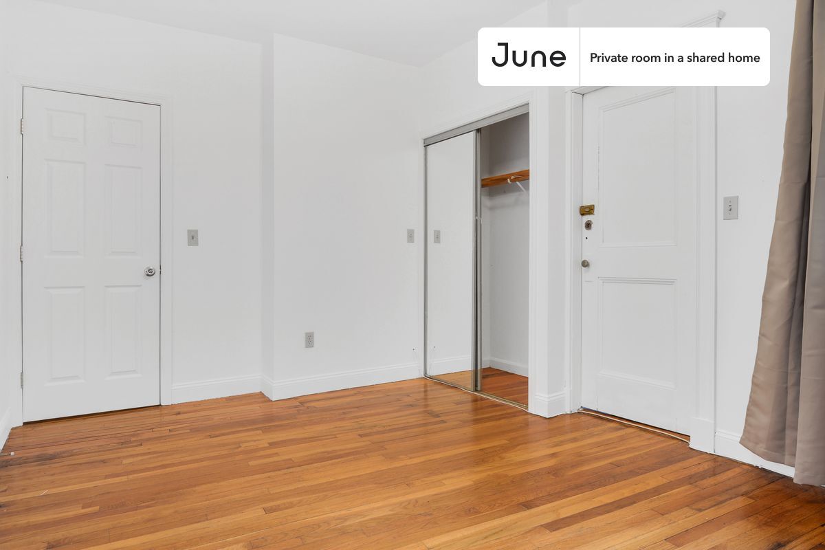 Building Photo - Room in Shared 4 bed/2 bath home