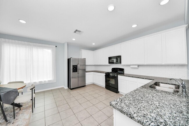 Building Photo - 208 Salange Ln