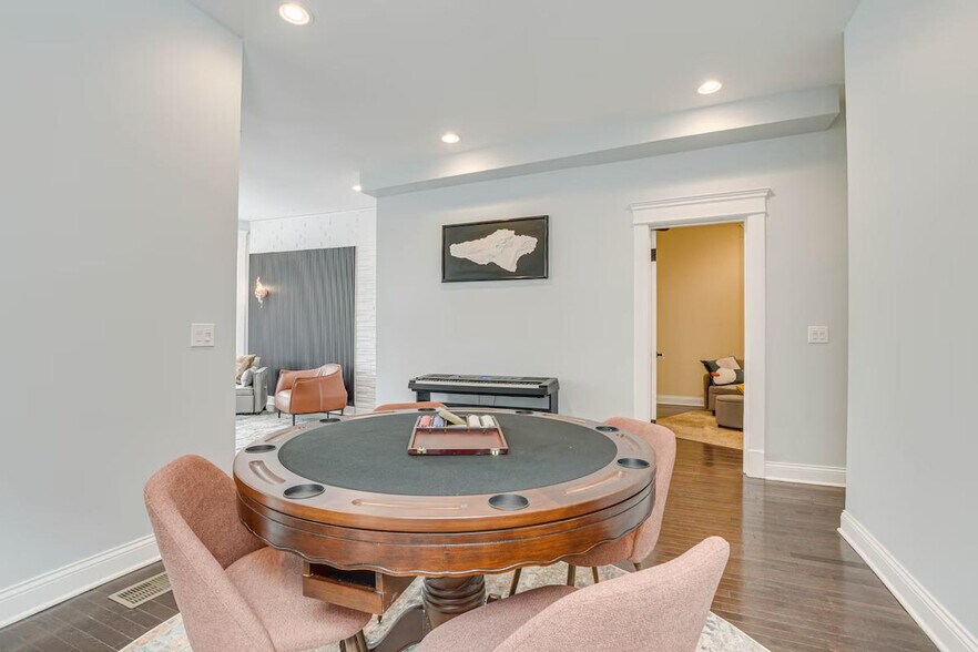 Building Photo - 2033 W Washington Blvd