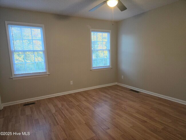 Building Photo - 3807 Sterling Pointe Dr