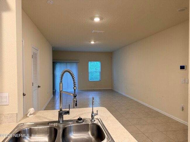 Building Photo - 246 Aralia Ln