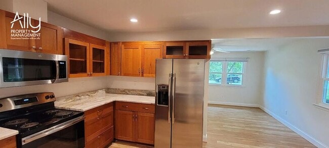 Building Photo - 290 Windfield Cir