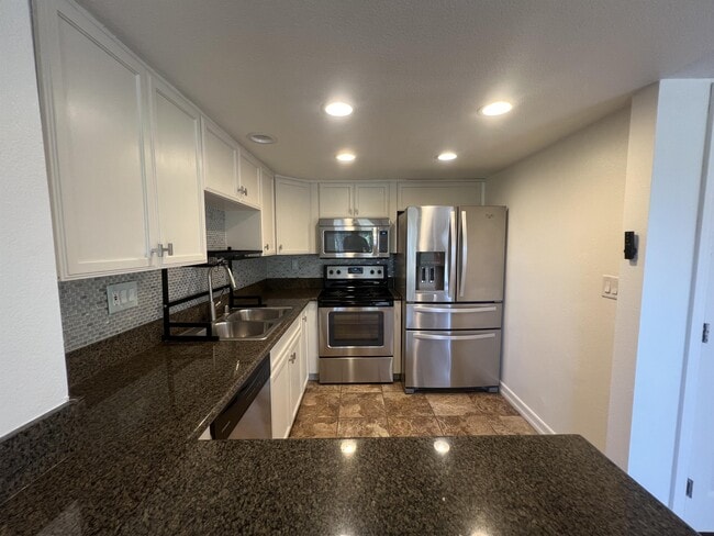 Building Photo - 15373 Maturin Dr