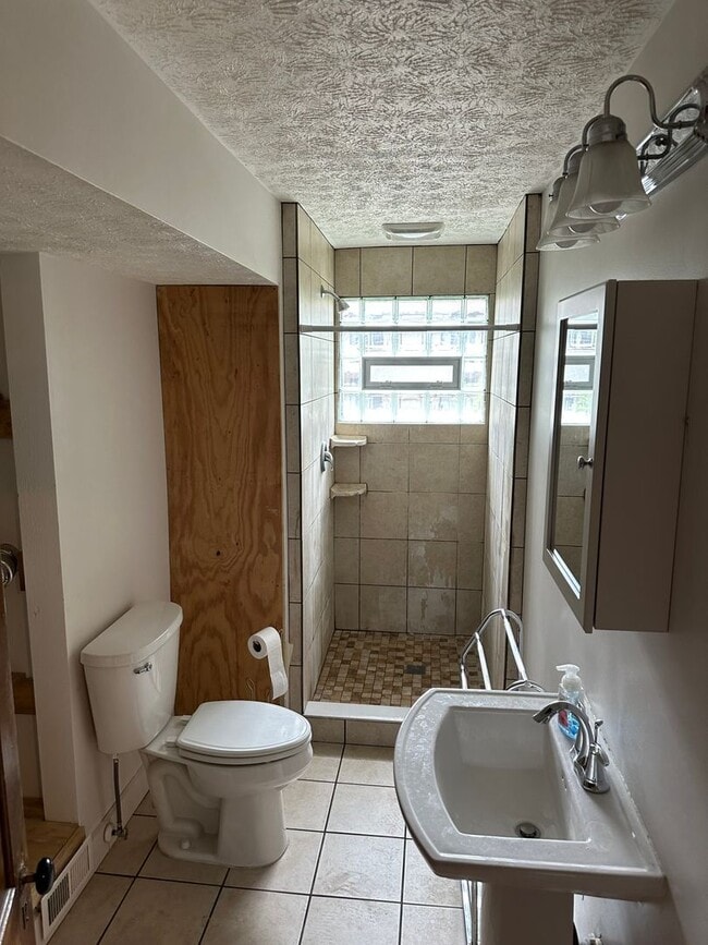 Building Photo - 605 E Buchtel Ave