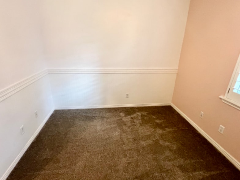 Building Photo - 1562 W 10 S