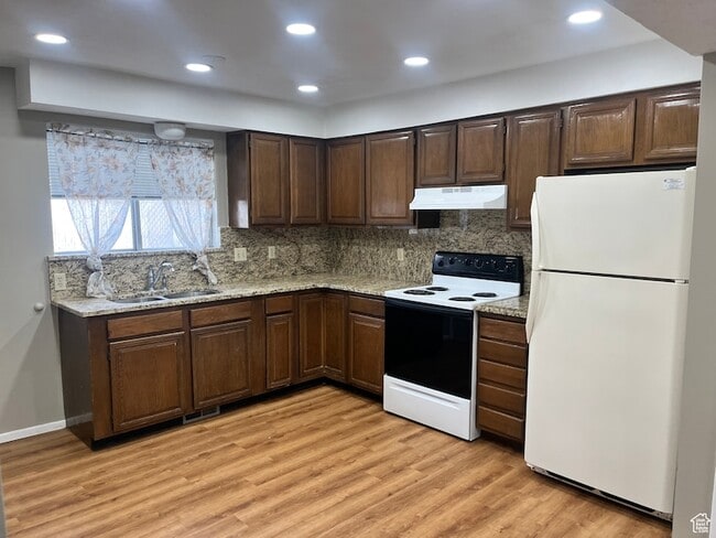 Building Photo - 3554 Van Buren Ave