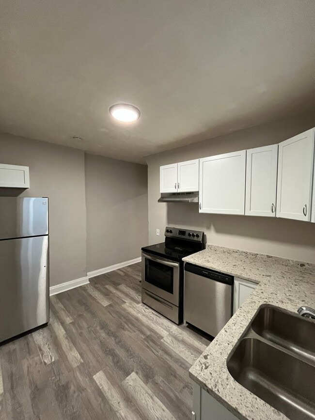 Building Photo - 490-492 E Jenkins Ave