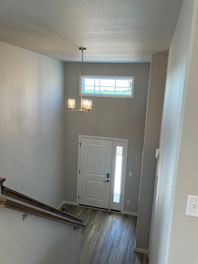 Building Photo - 4 Bed 3 Bath Single Family Home