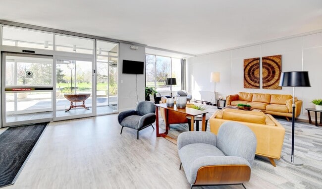 Building Photo - 1620 E Broad St