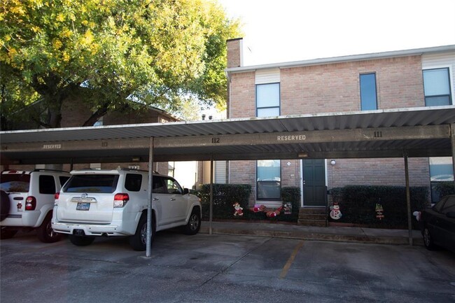 Building Photo - 2425 Augusta Dr