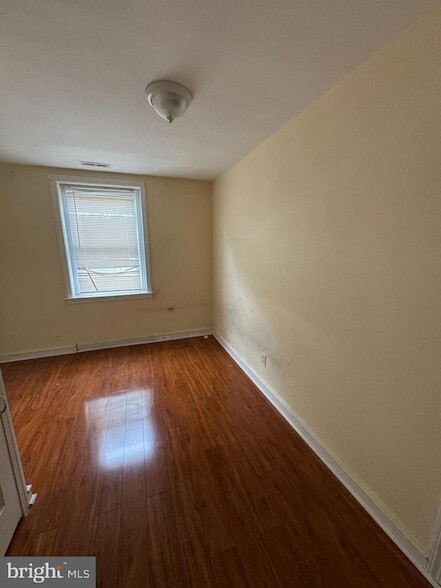 Building Photo - 7028 Castor Ave