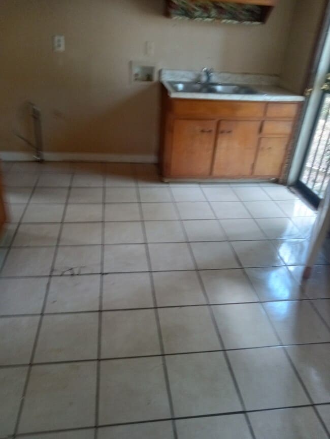 Building Photo - 2166 Pamela Dr