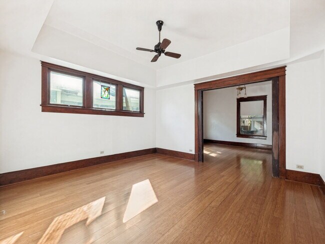 Building Photo - "Charming 4-Bedroom Home with 2 Full Baths in Vibrant Dallas Neighborhood!"
