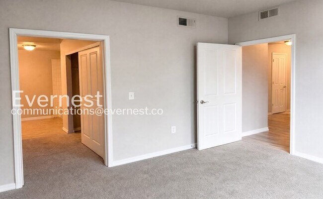 Building Photo - 3 Bed & 2 Bath Condo in Fort Collins / Coming Soon!