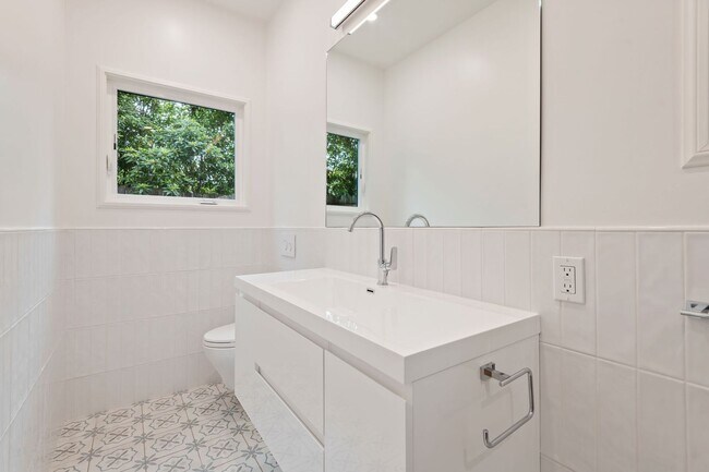 Building Photo - RARELY AVAILABLE: MONTECITO  UNION SCHOOL ...