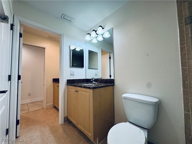 Building Photo - 12101 Santaluz Dr