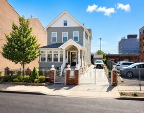 Building Photo - 170-16 93rd Ave