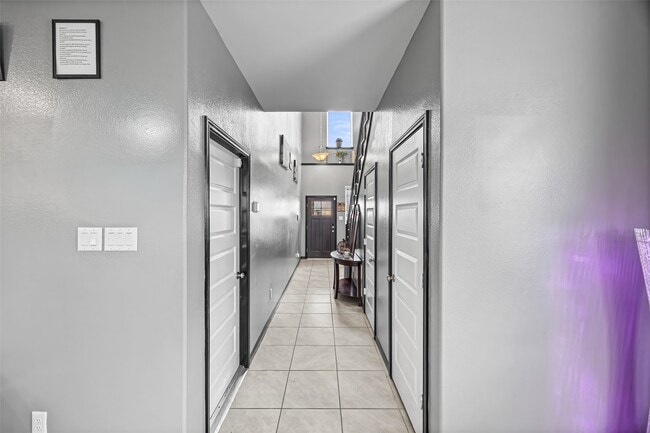 Building Photo - 12312 Swae Lee St