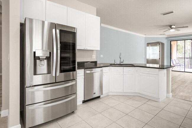 Building Photo - Beautiful Palencia Condo Available for Rent