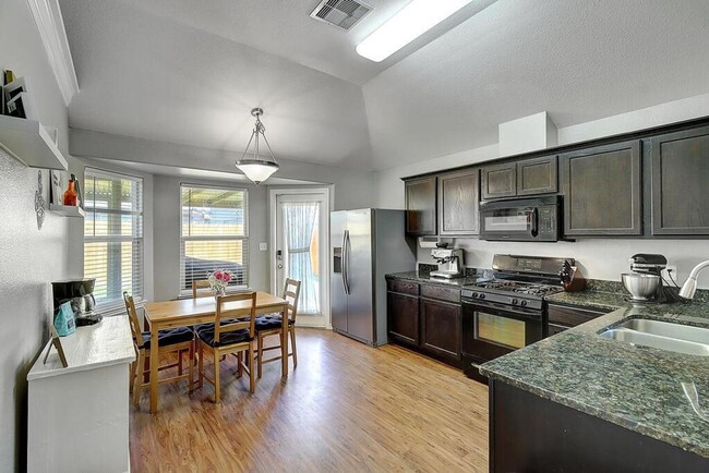 Building Photo - 3933 Fred's Folly Dr