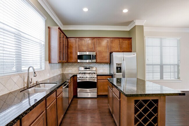 Building Photo - 10718 Clearview Villa Pl