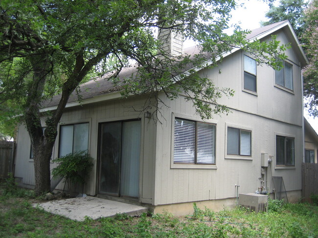 Building Photo - CUTE 3 BEDROOM IN NORTHSIDE ISD***GREAT FL...