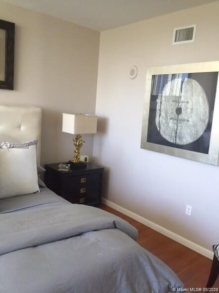 Building Photo - 3000 NE 188th St