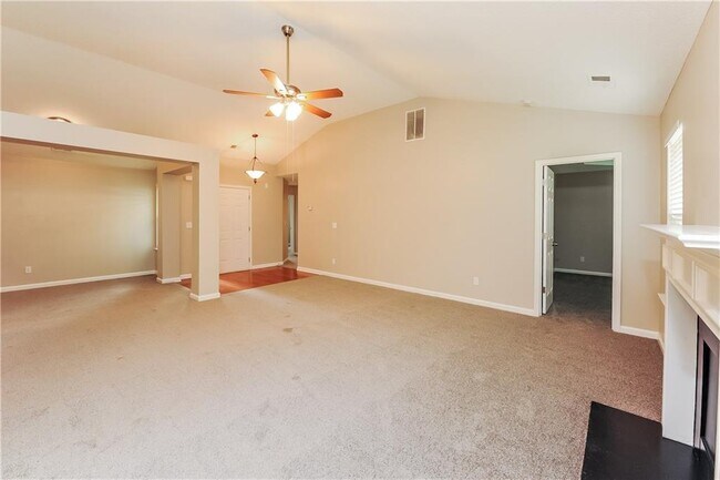 Building Photo - 246 Augusta Woods Dr