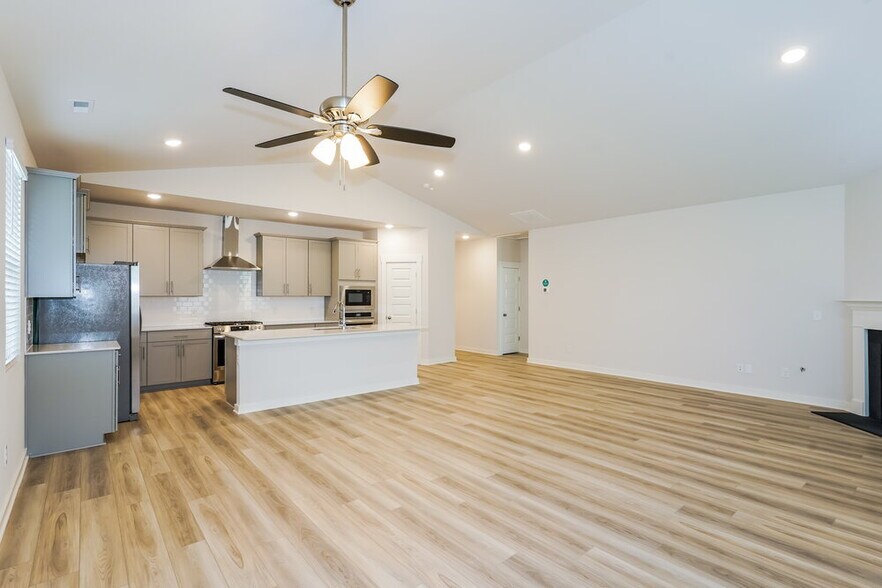 Building Photo - 599 Snapdragon Ln