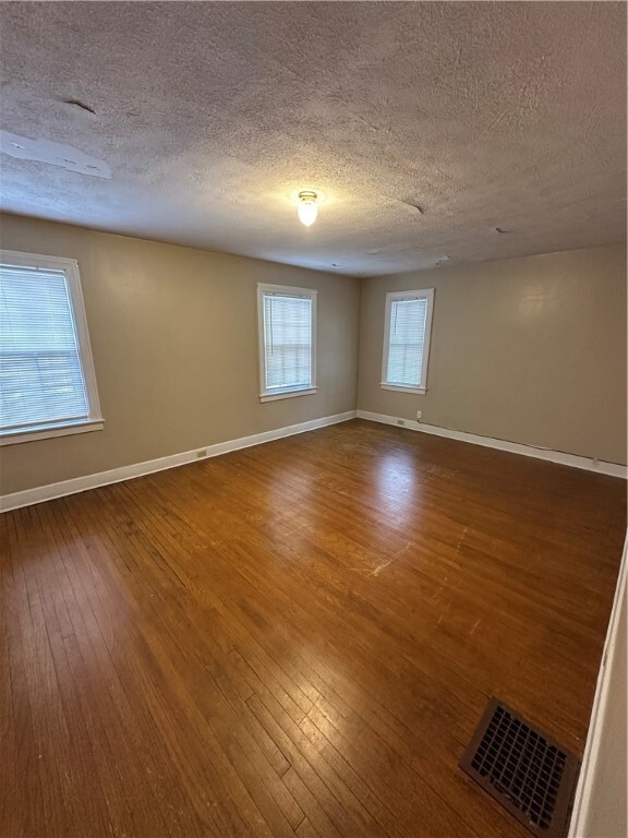 Building Photo - 1725 W Water St