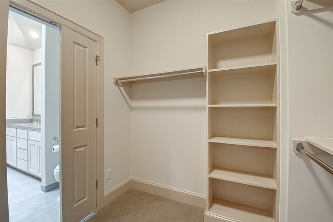 Building Photo - 4031 Bellefontaine St