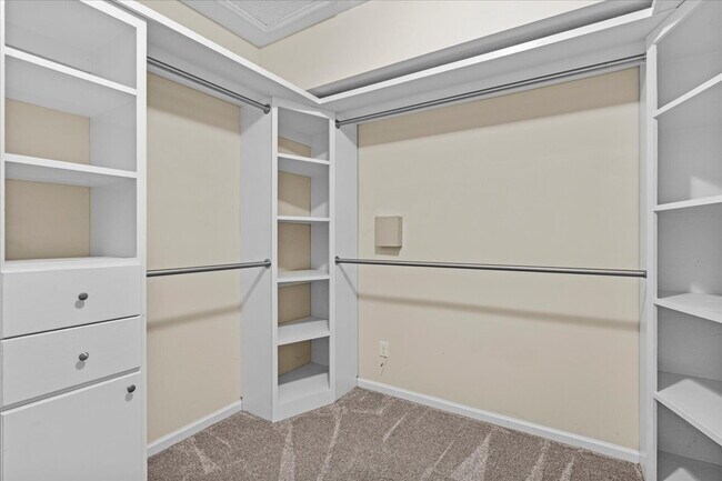 Building Photo - Executive Home For Rent!!!!
