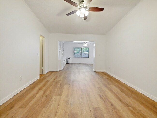 Building Photo - 7970 Glen Abbey Cir