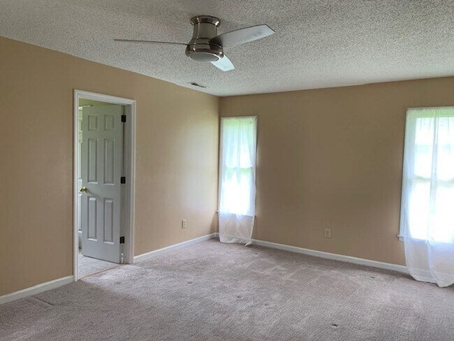 Building Photo - $300 OFF FIRST MONTHS RENT!  COMING SOON 8...