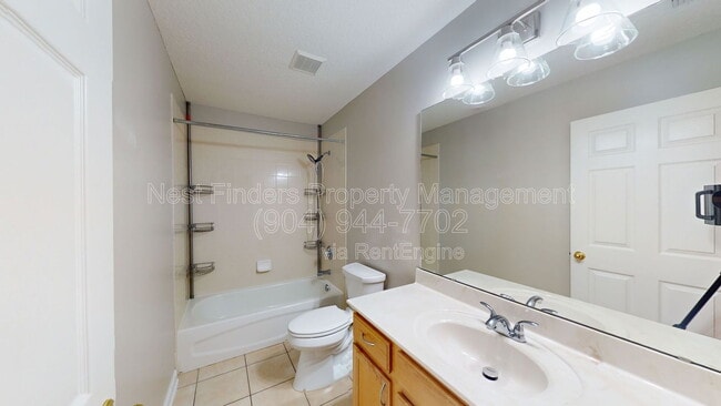 Building Photo - 2202 S Cranbrook Ave