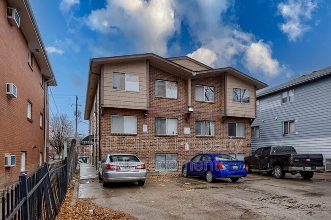 Building Photo - 1218 E St